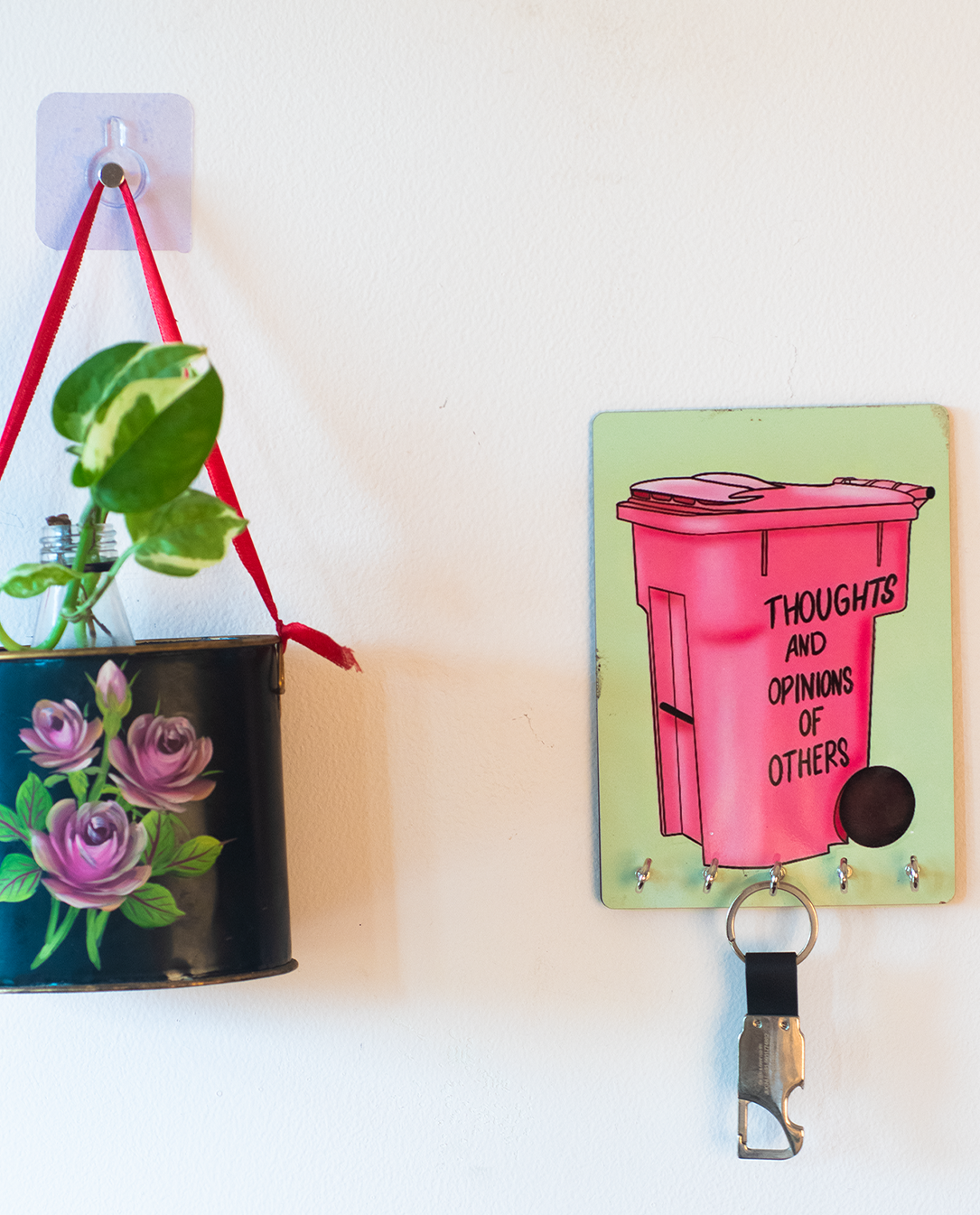Katha Plates 5-Hook Keyholder • Multicolor • 5″×7″ • MDF • Wall-Mounted for Entryway (Motivation)