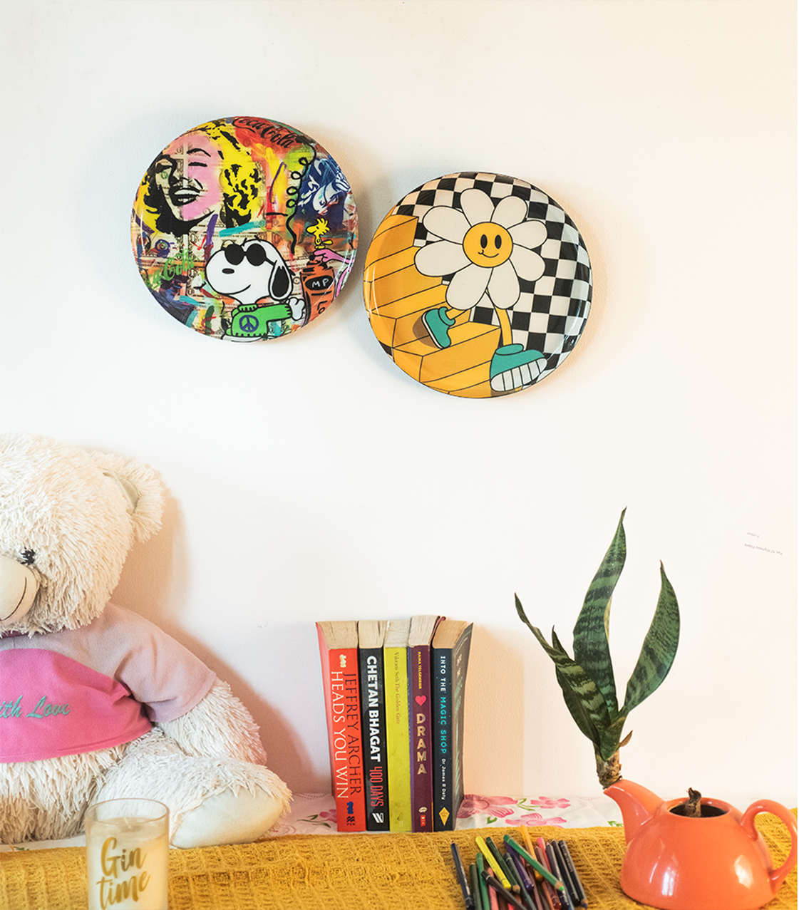 Classic Toons 6| 10" Metal Wall Hanging Plates with Pre-Attached Hooks (Set of 2)
