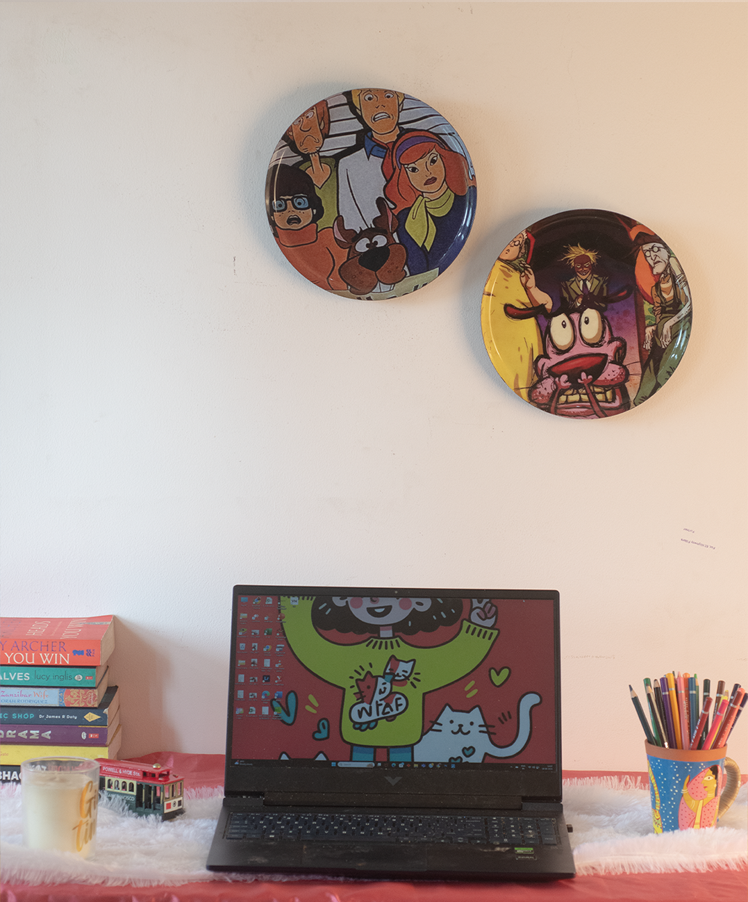 Classic Toons 4| 10" Metal Wall Hanging Plates with Pre-Attached Hooks (Set of 2)