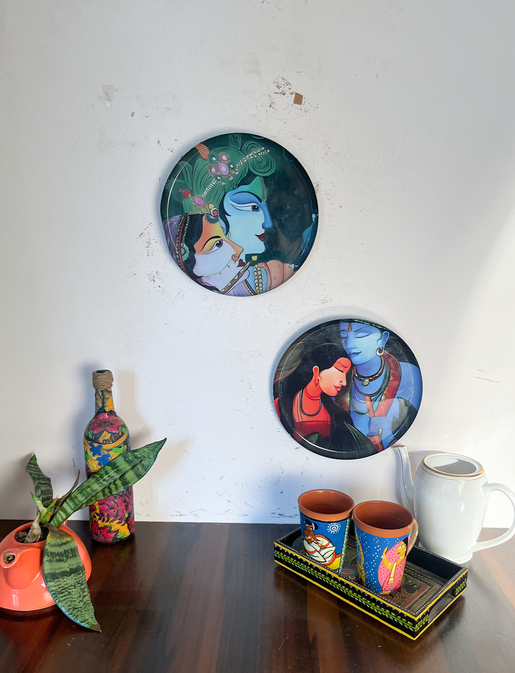 Radha Krishna Kathayein | The Divine Melody | Wall Décor Plates | 10" (Set of 2)