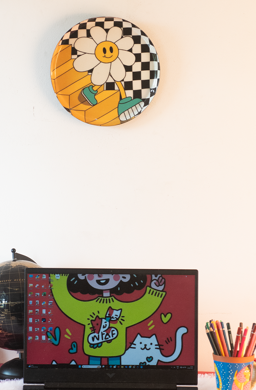 Classic Toons 5| 10" Metal Wall Hanging Plates with Pre-Attached Hooks (Set of 1)