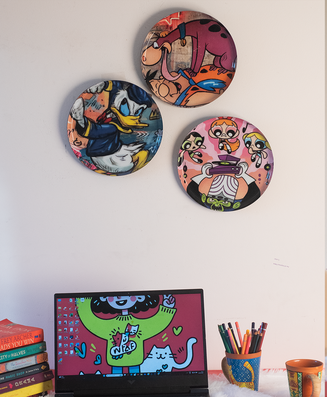 Classic Toons 7| 10" Metal Wall Hanging Plates with Pre-Attached Hooks (Set of 3)