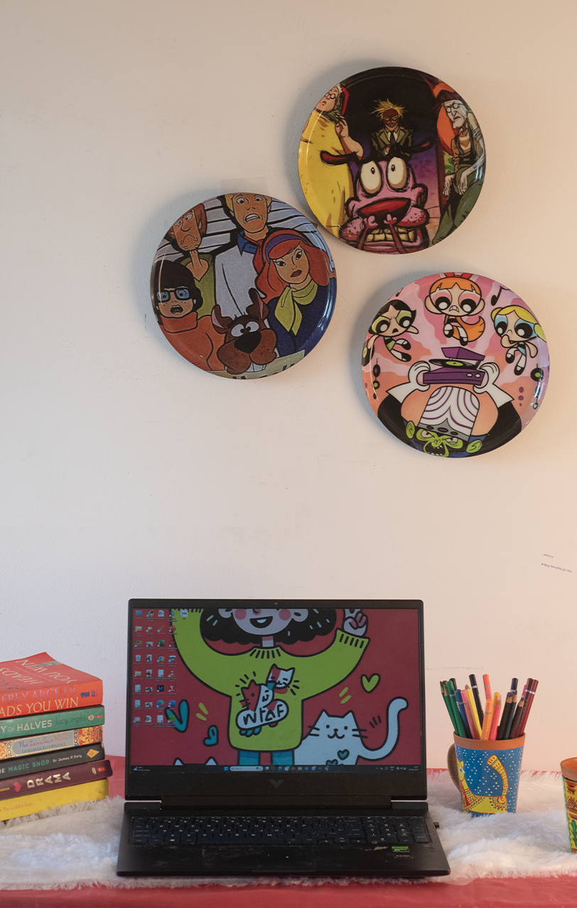Classic Toons  4| 10" Metal Wall Hanging Plates with Pre-Attached Hooks (Set of 3)