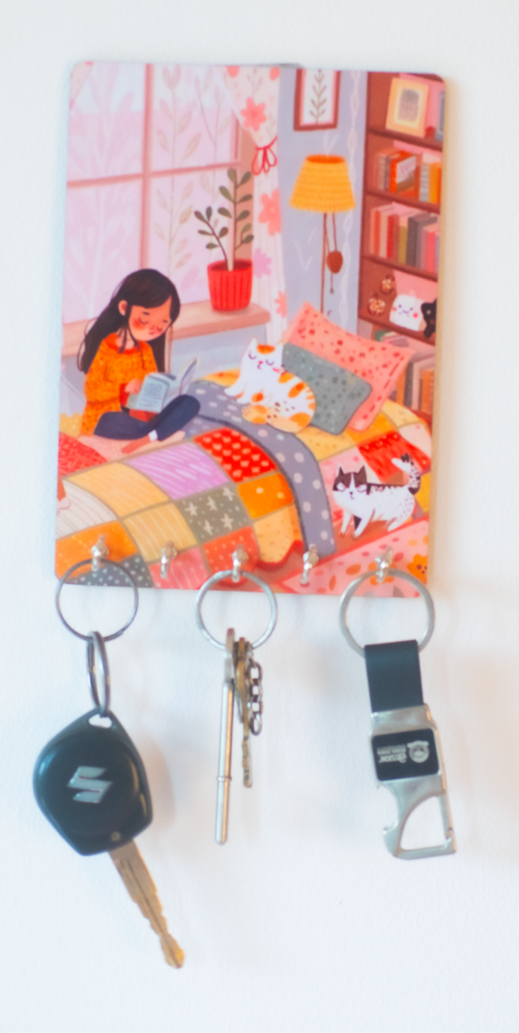 Katha Plates 5-Hook Keyholder • Multicolor • 5″×7″ • MDF • Wall-Mounted for Entryway ()