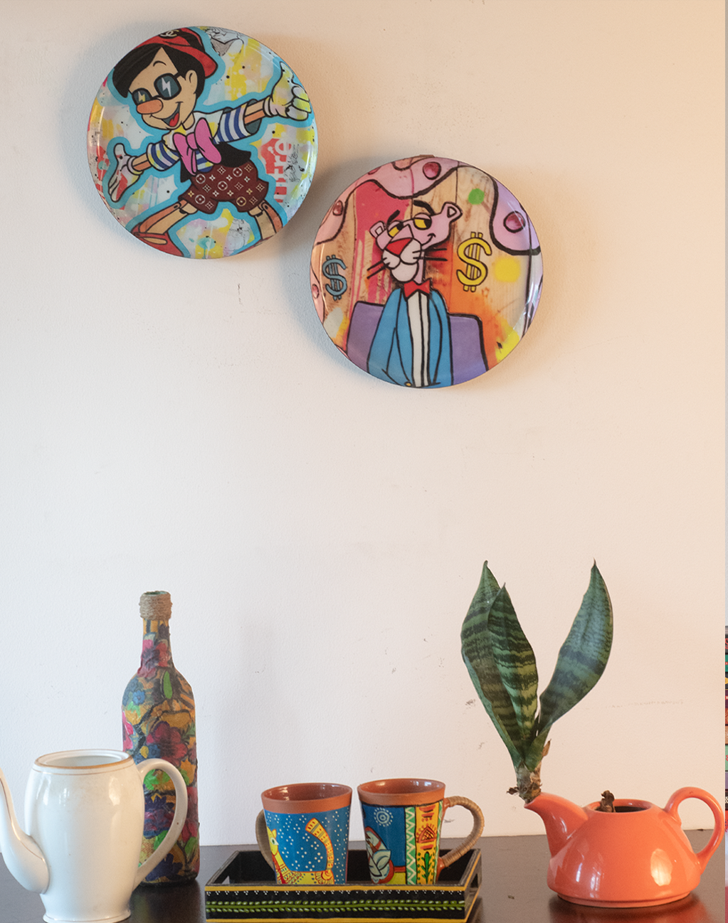 Classic Toons 5| 10" Metal Wall Hanging Plates with Pre-Attached Hooks (Set of 2)