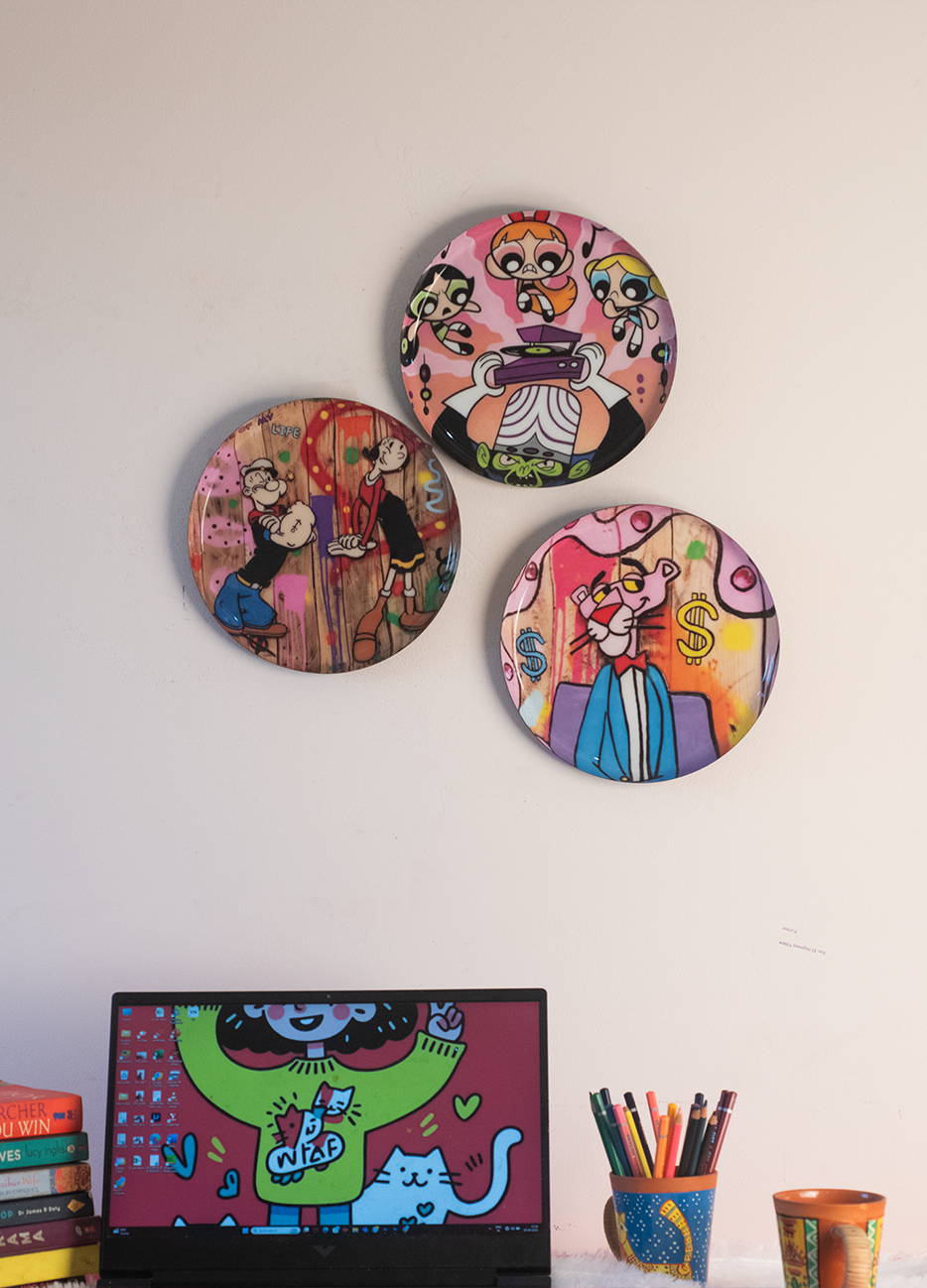 Classic Toons 8| 10" Metal Wall Hanging Plates with Pre-Attached Hooks (Set of 3)