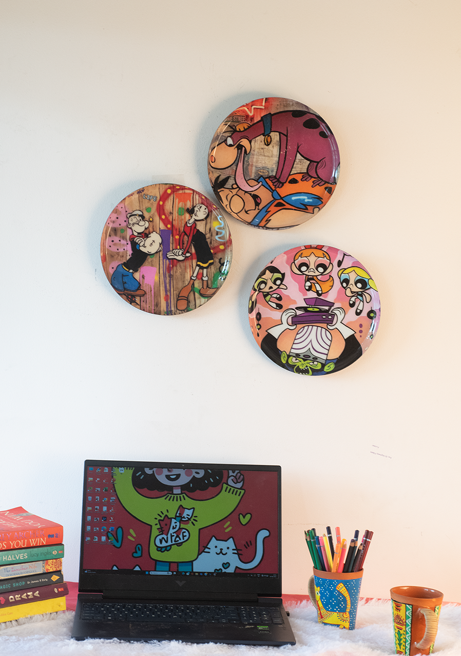Classic Toons 1| 10" Metal Wall Hanging Plates with Pre-Attached Hooks (Set of 3)
