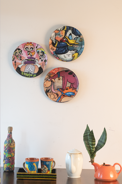 Classic Toons 7| 10" Metal Wall Hanging Plates with Pre-Attached Hooks (Set of 3)
