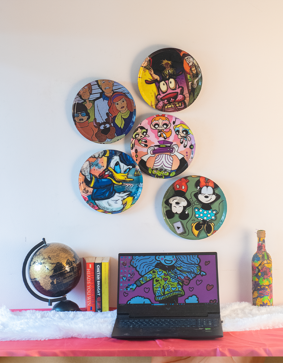 Classic Toons 2 | 10" Metal Wall Hanging Plates with Pre-Attached Hooks (Set of 5)