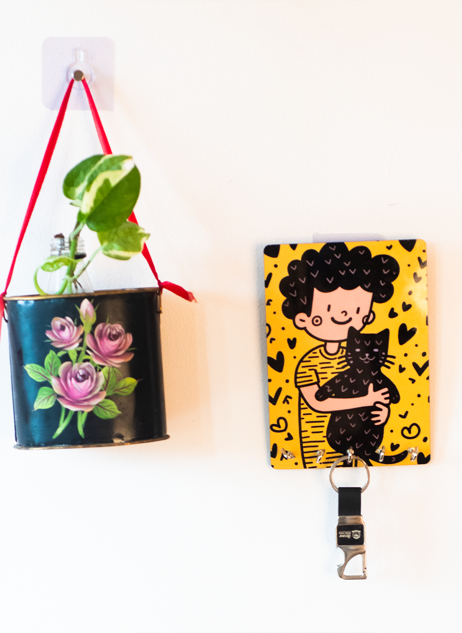 Katha Plates 5-Hook Keyholder • Multicolor • 5″×7″ • MDF • Wall-Mounted for Entryway (Pet Love)