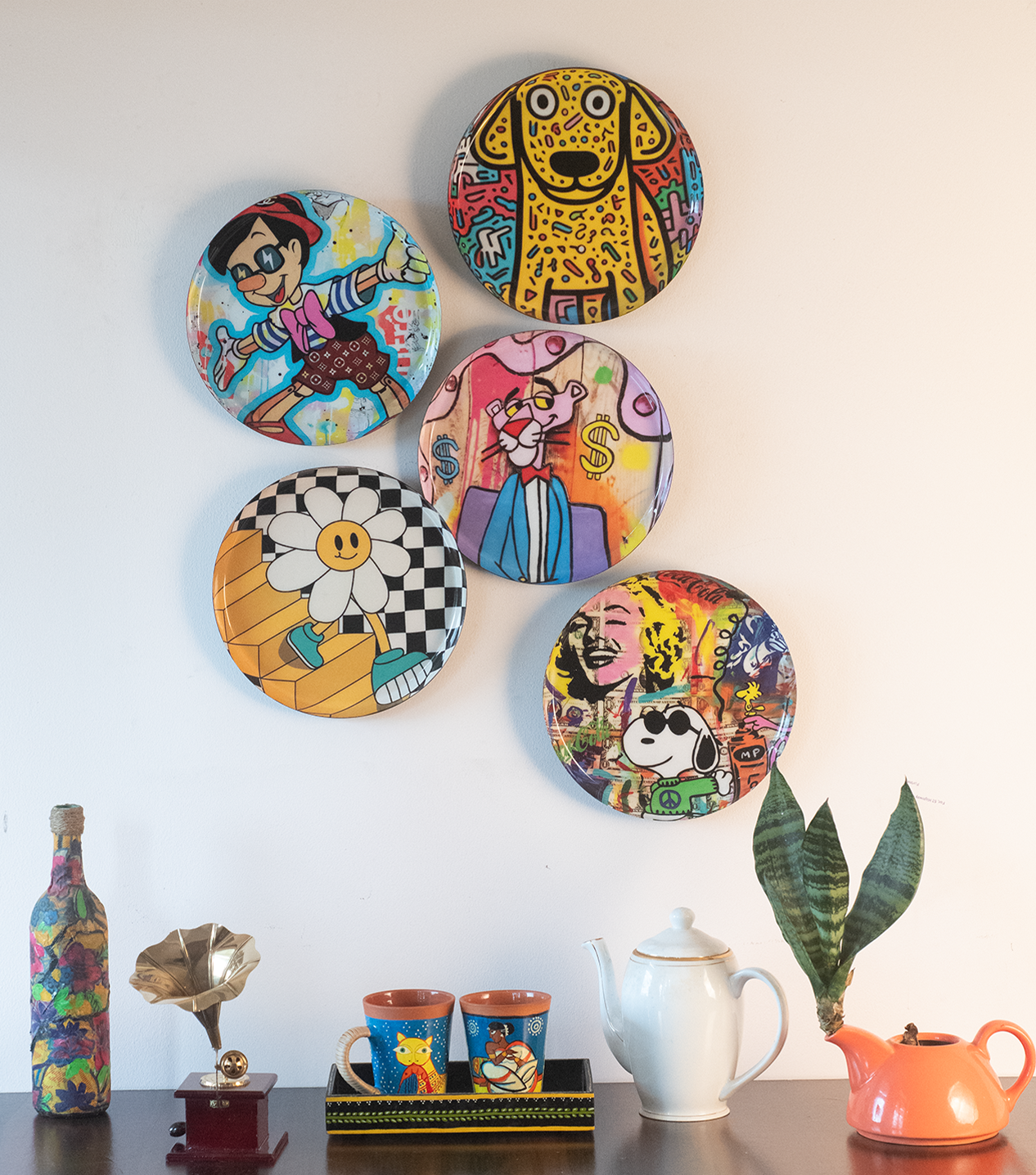 Classic Toons 3 | 10" Metal Wall Hanging Plates with Pre-Attached Hooks (Set of 5)