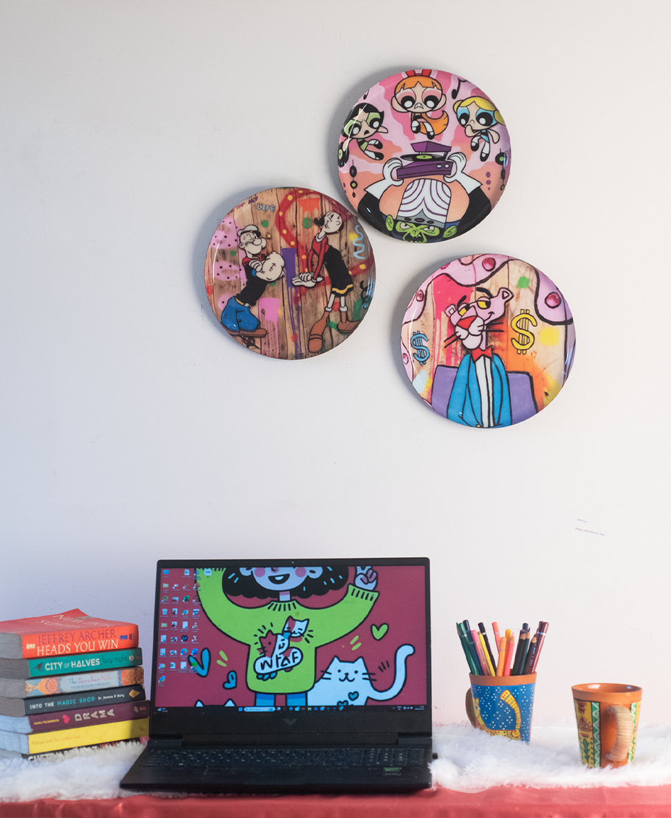 Classic Toons 11| 10" Metal Wall Hanging Plates with Pre-Attached Hooks (Set of 3)