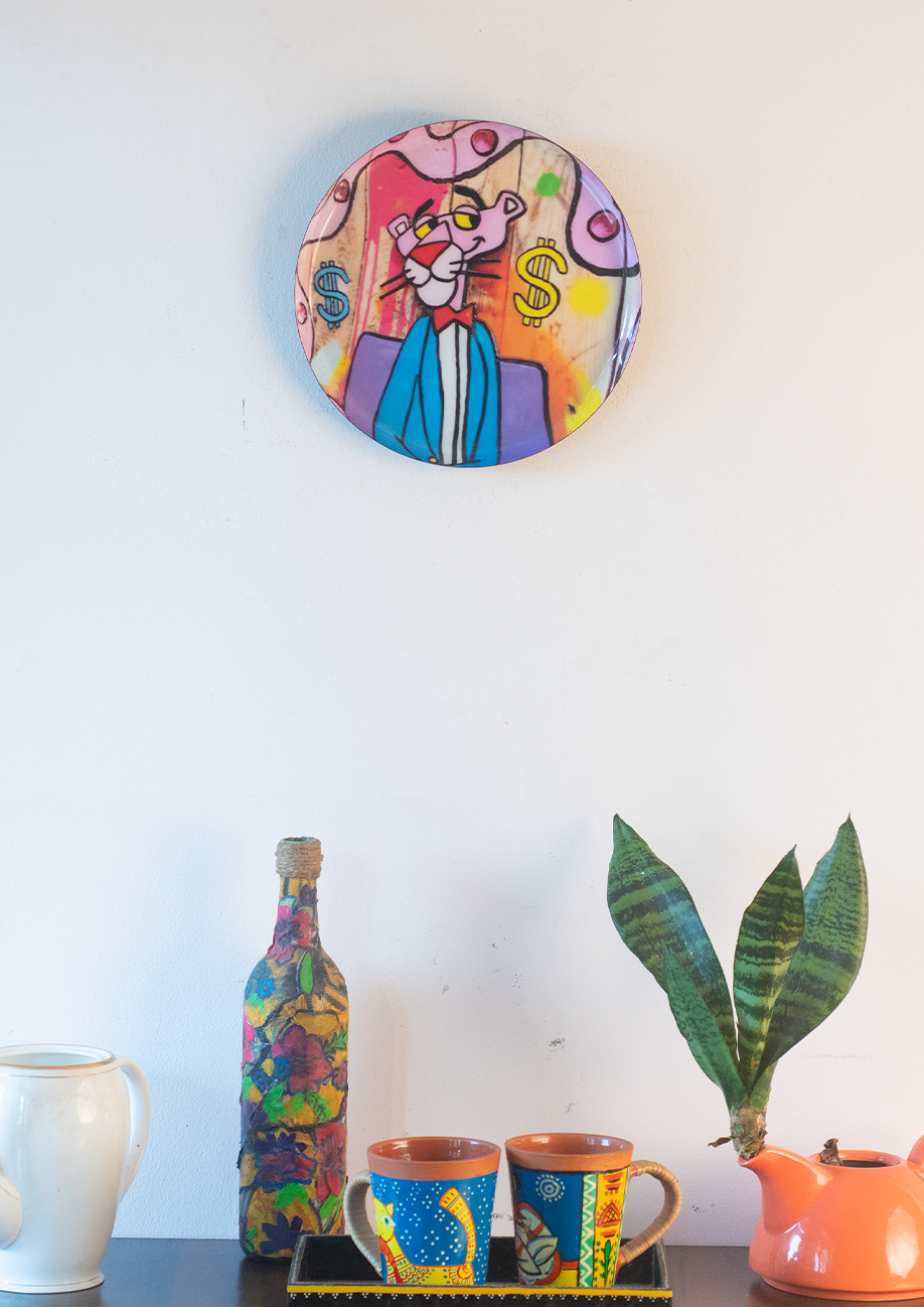 Classic Toons 12| 10" Metal Wall Hanging Plates with Pre-Attached Hooks (Set of 1)