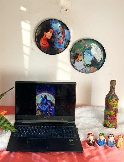 Radha Krishna Kathayein | The Divine Melody | Wall Décor Plates | 10" (Set of 2)