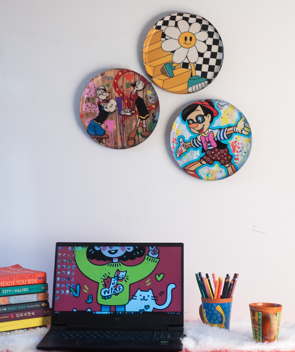 Classic Toons 10| 10" Metal Wall Hanging Plates with Pre-Attached Hooks (Set of 3)