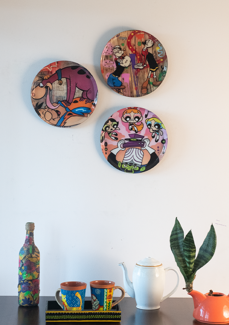 Classic Toons 1| 10" Metal Wall Hanging Plates with Pre-Attached Hooks (Set of 3)
