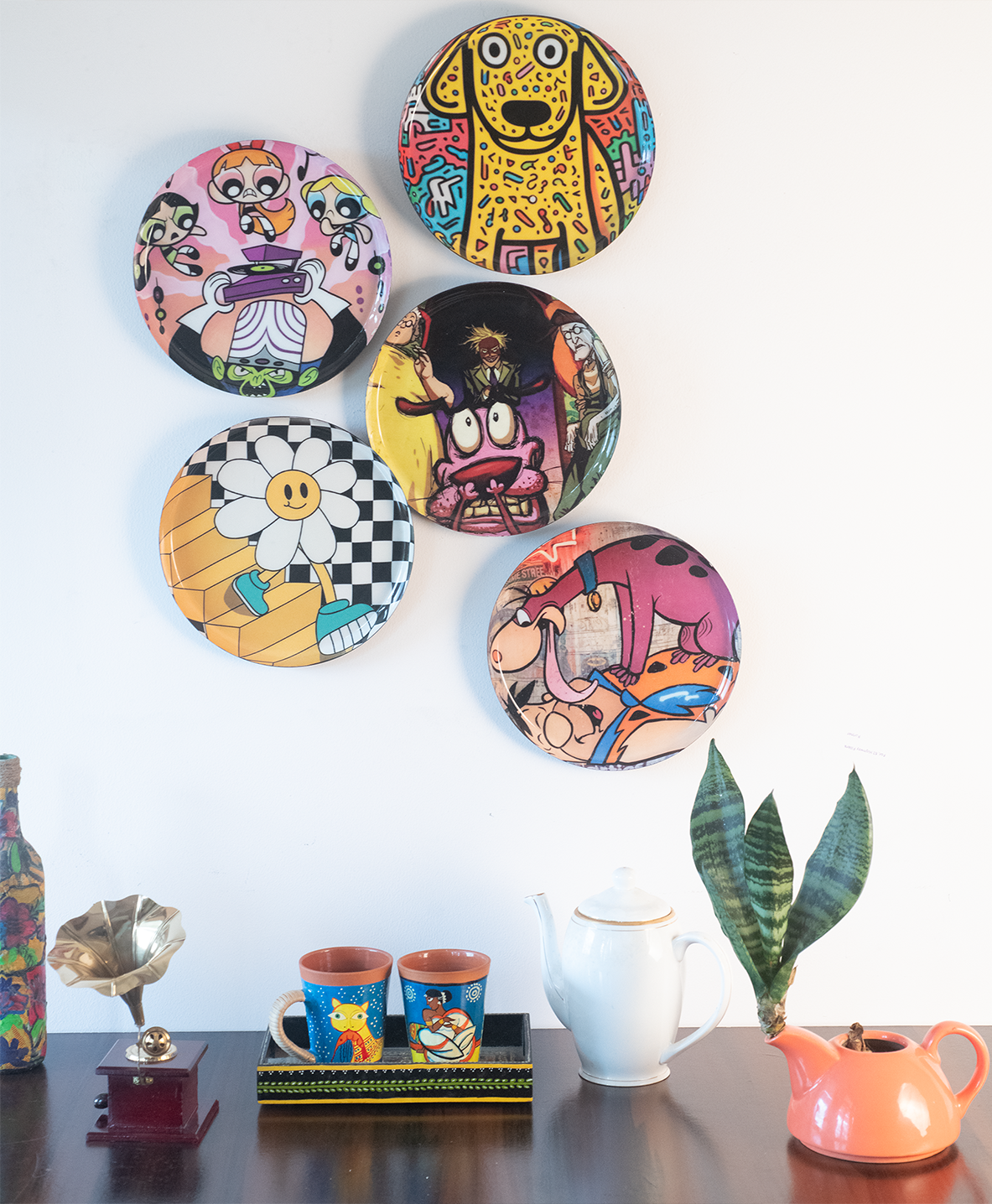 Classic Toons 4 | 10" Metal Wall Hanging Plates with Pre-Attached Hooks (Set of 5)