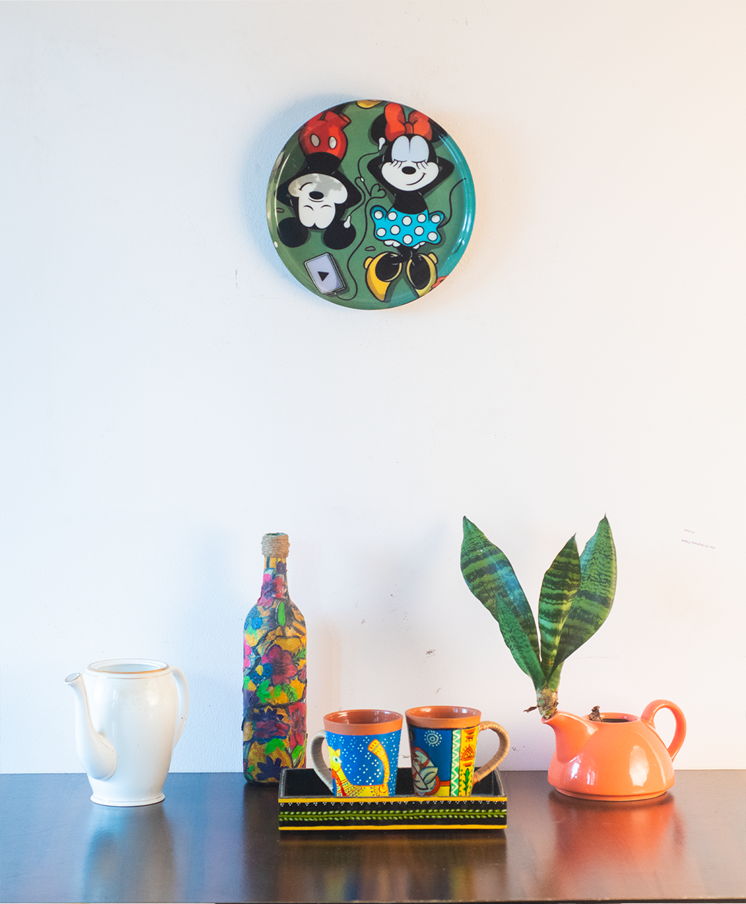Classic Toons 11| 10" Metal Wall Hanging Plates with Pre-Attached Hooks (Set of 1)