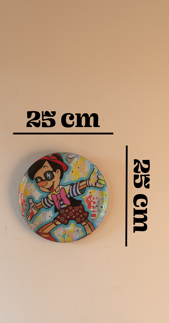 Classic Toons 6| 10" Metal Wall Hanging Plates with Pre-Attached Hooks (Set of 1)