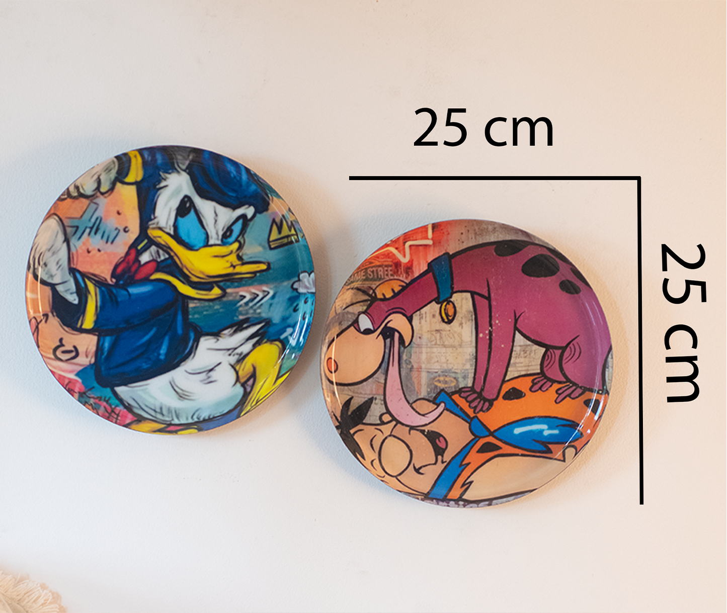 Classic Toons 7| 10" Metal Wall Hanging Plates with Pre-Attached Hooks (Set of 2)