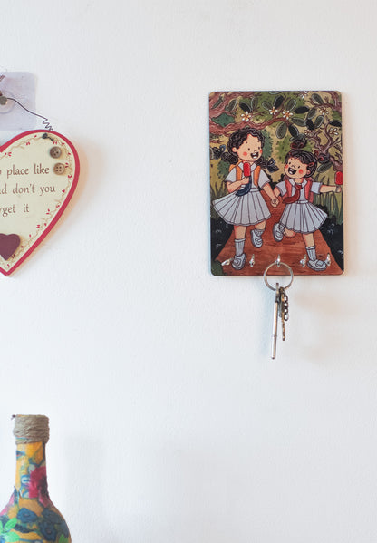 Katha Plates 5-Hook Keyholder • Multicolor • 5″×7″ • MDF • Wall-Mounted for Entryway (Walk to School)