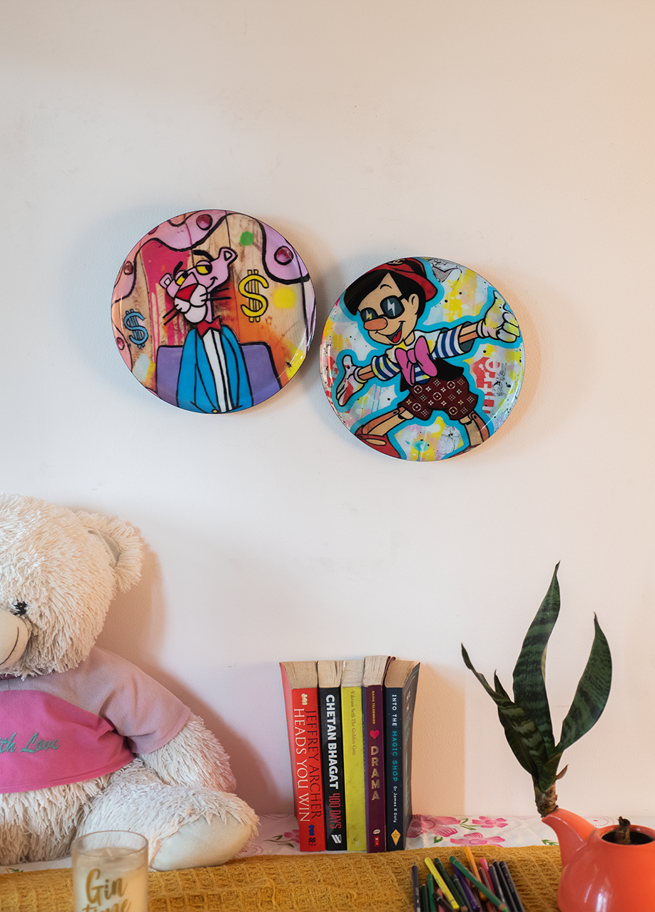 Classic Toons 5| 10" Metal Wall Hanging Plates with Pre-Attached Hooks (Set of 2)