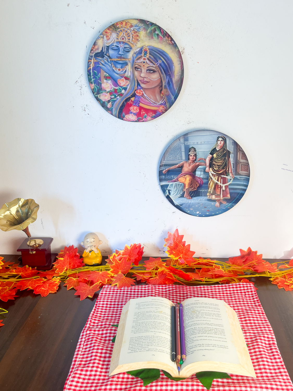 Radha Krishna Kathayein | The Eternal Bond | Wall Décor Plates | 10" (Set of 2)