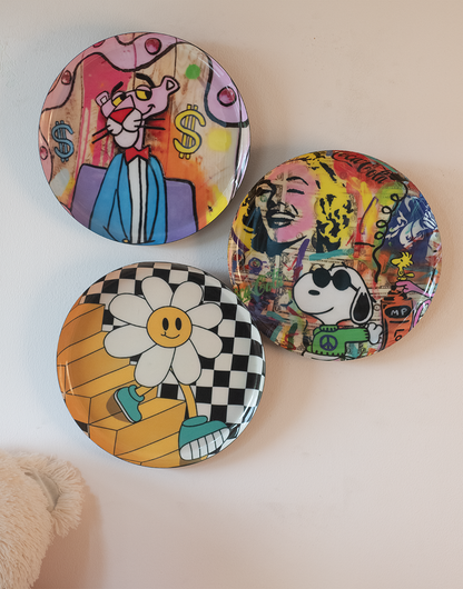 Classic Toons 6| 10" Metal Wall Hanging Plates with Pre-Attached Hooks (Set of 3)