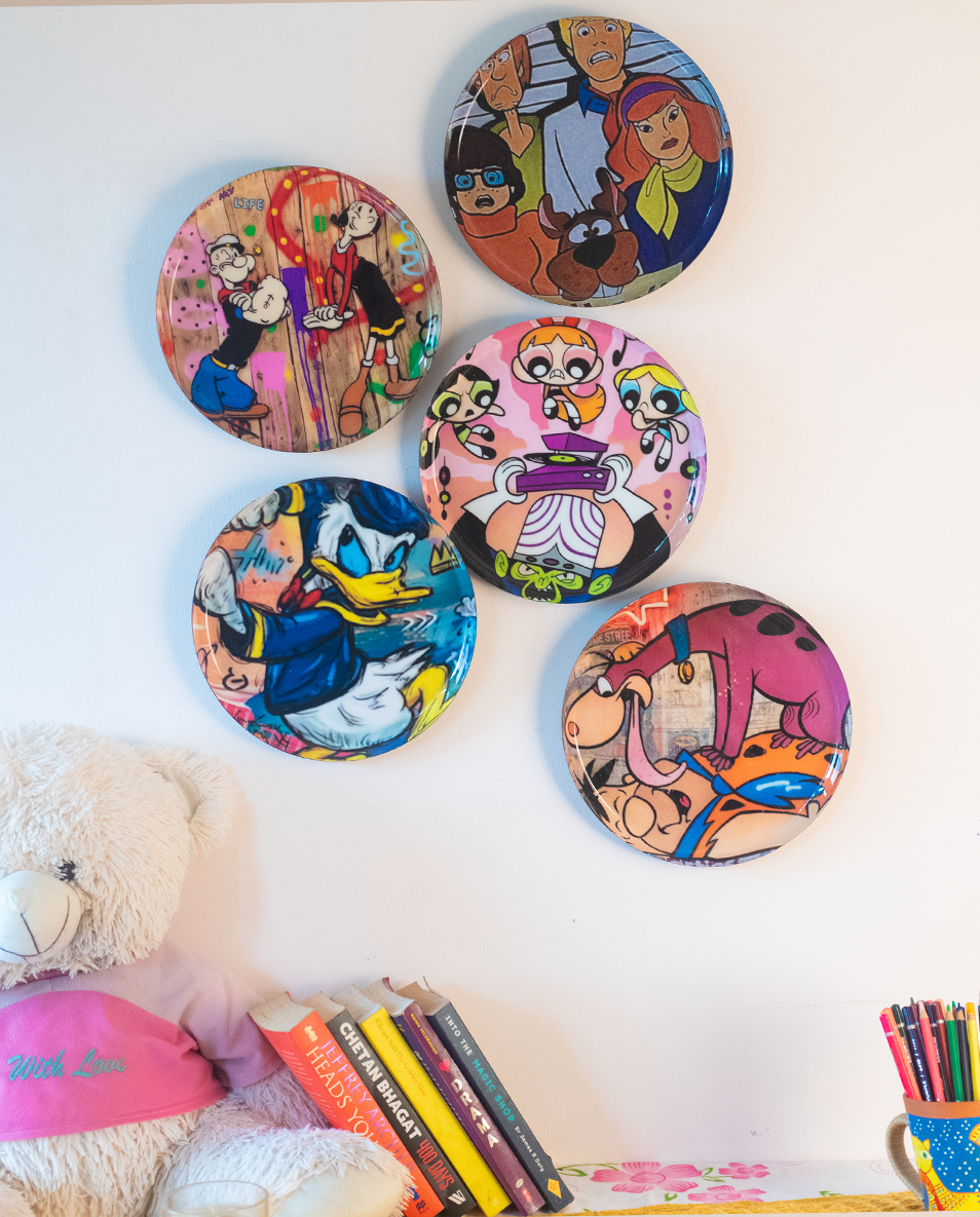 Classic Toons 1 | 10" Metal Wall Hanging Plates with Pre-Attached Hooks (Set of 5)