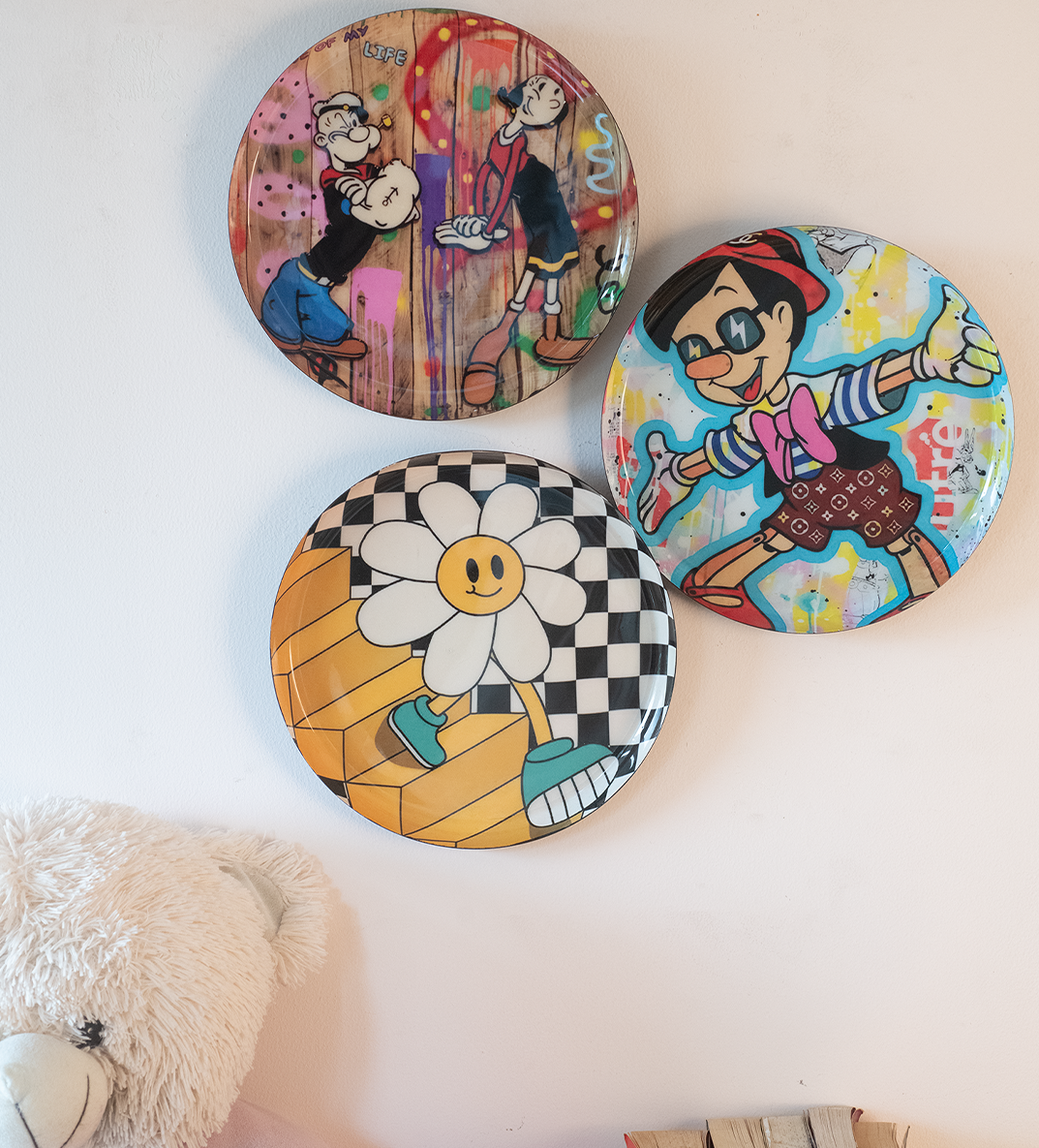 Classic Toons 10| 10" Metal Wall Hanging Plates with Pre-Attached Hooks (Set of 3)