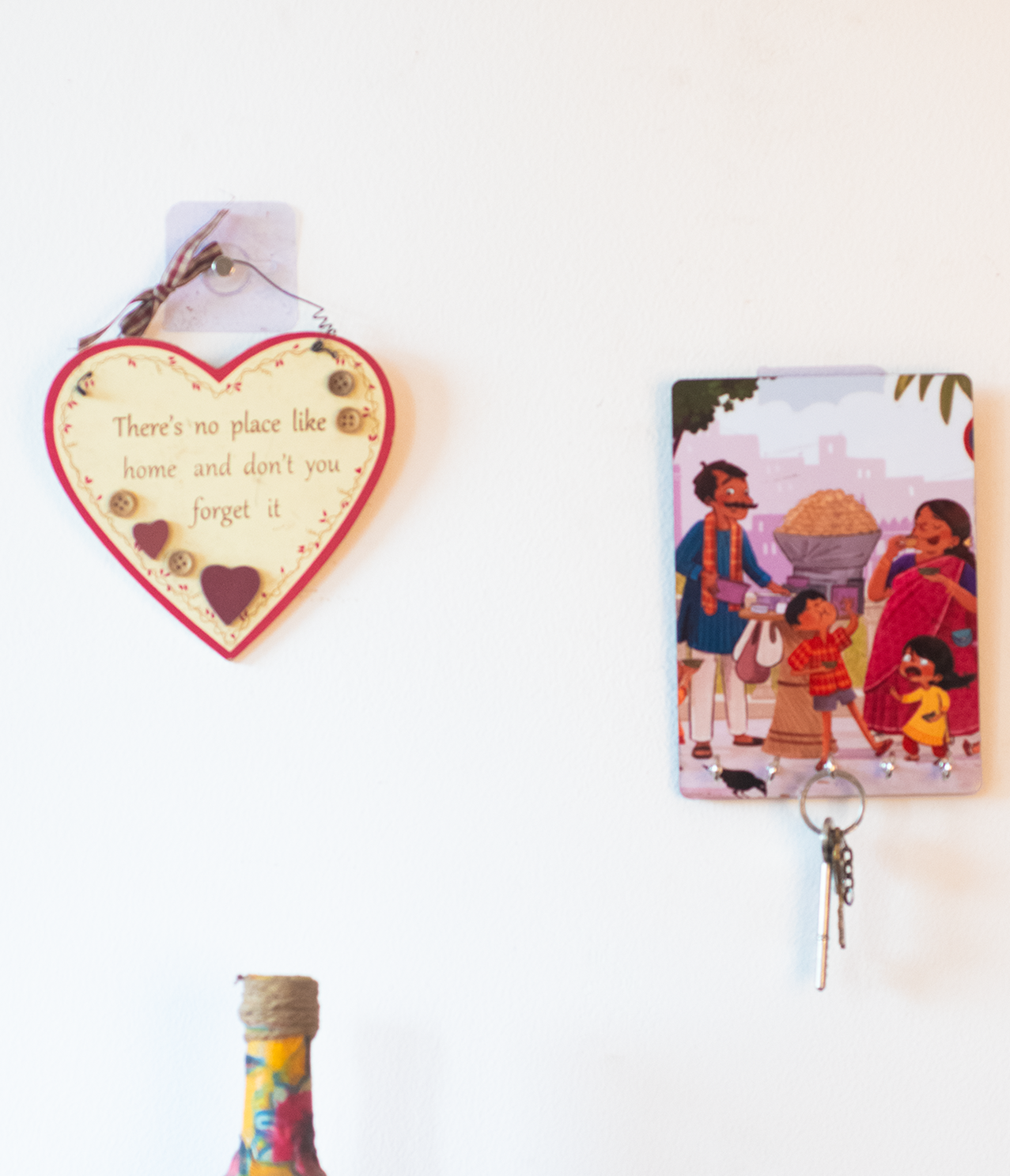 Katha Plates 5-Hook Keyholder • Multicolor • 5″×7″ • MDF • Wall-Mounted for Entryway (Paanipuri Love)