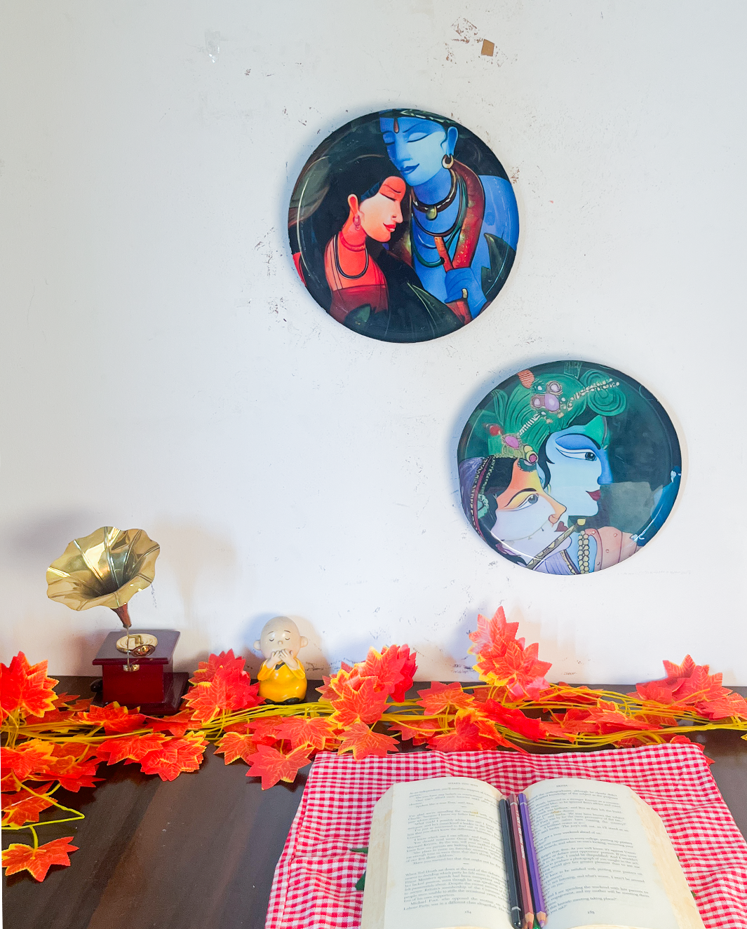 Radha Krishna Kathayein | The Divine Melody | Wall Décor Plates | 10" (Set of 2)