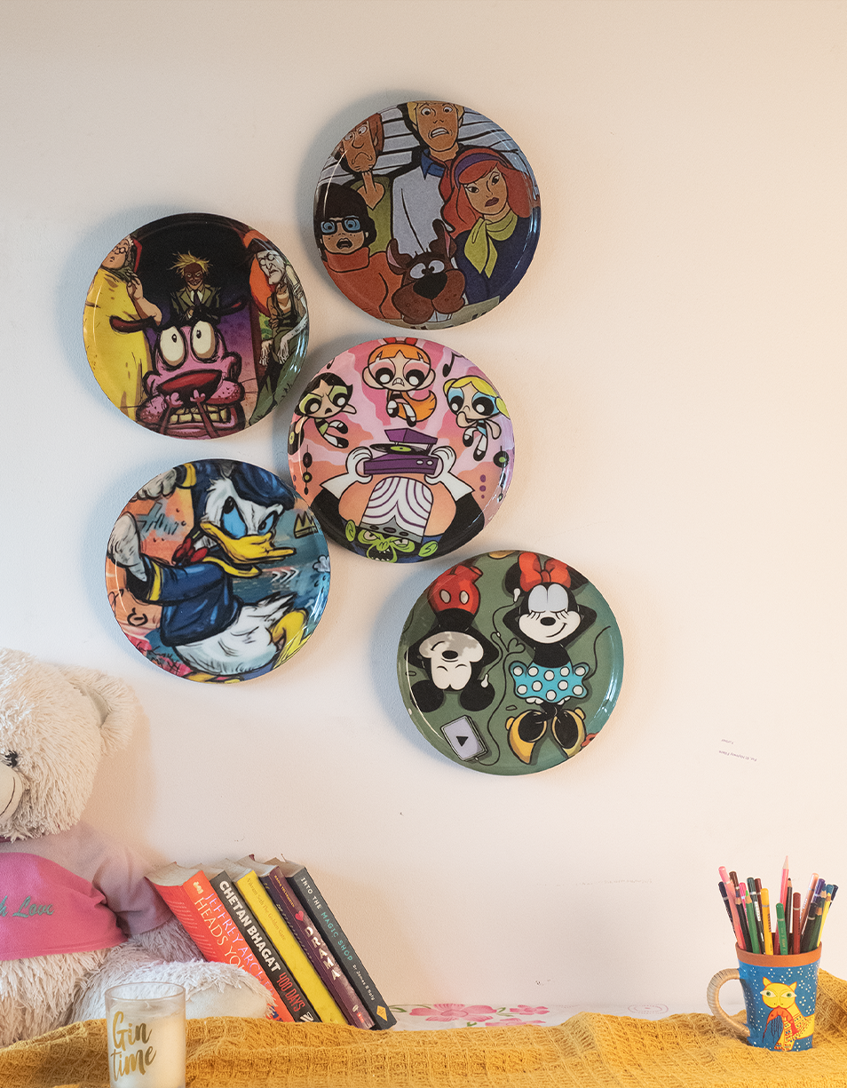 Classic Toons 2 | 10" Metal Wall Hanging Plates with Pre-Attached Hooks (Set of 5)