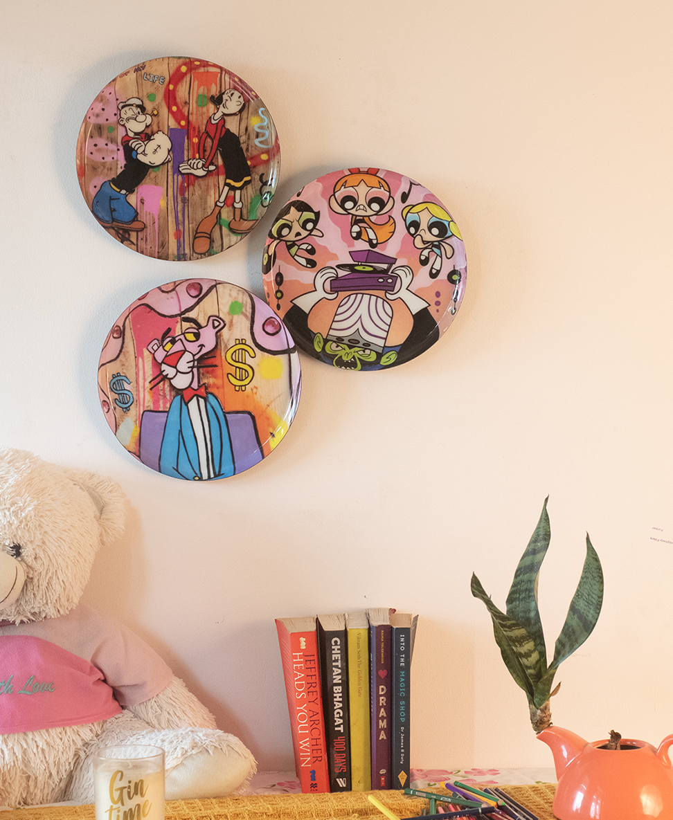 Classic Toons 11| 10" Metal Wall Hanging Plates with Pre-Attached Hooks (Set of 3)
