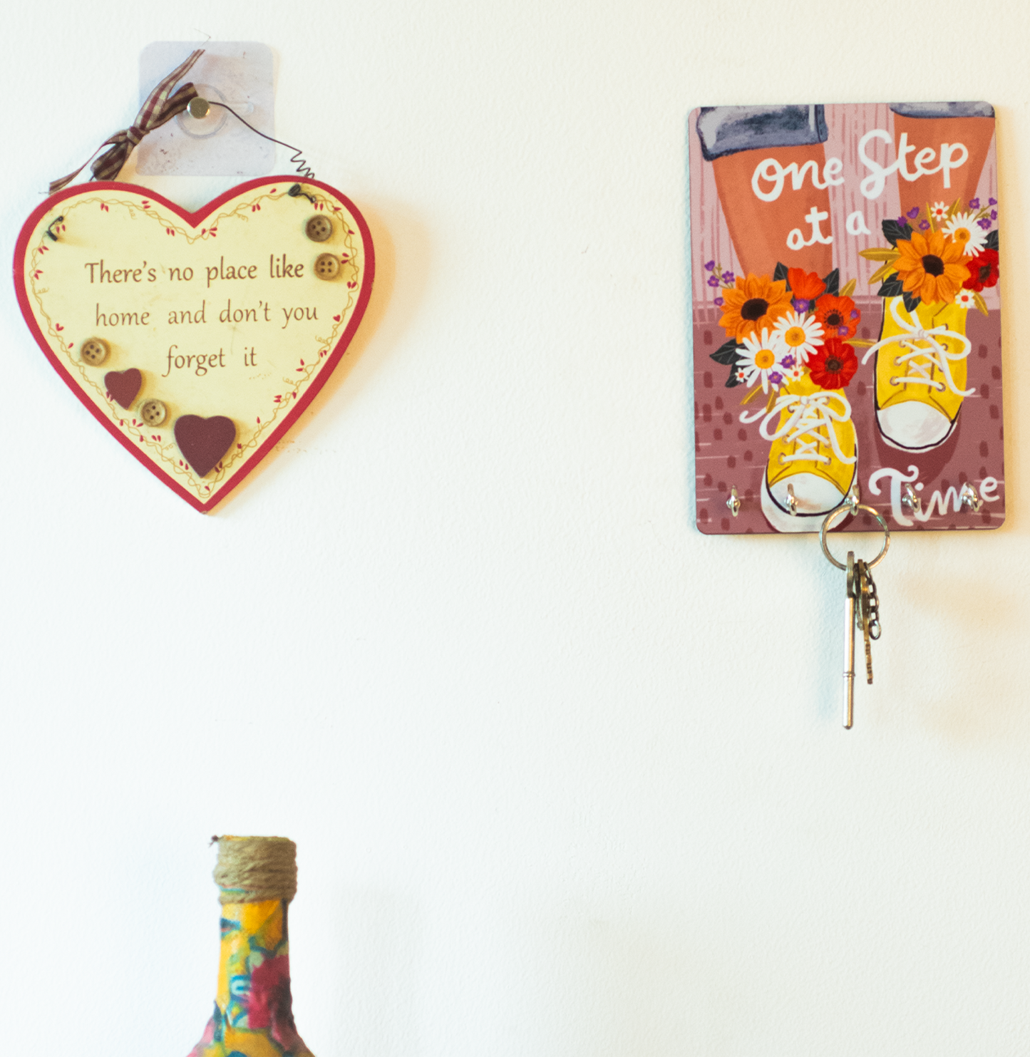 Katha Plates 5-Hook Keyholder • Multicolor • 5″×7″ • MDF • Wall-Mounted for Entryway (One Step at a Time)